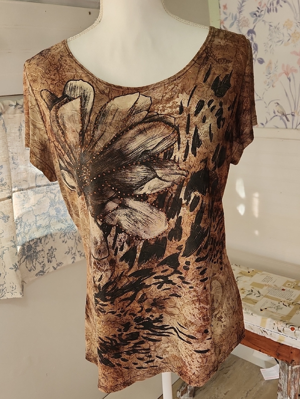 Women's Brown Floral Print Short-Sleeve Top